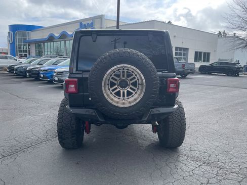 Used 2019 Jeep Wrangler Unlimited Sahara w/ Uconnect 4C Nav & Sound Group image 7