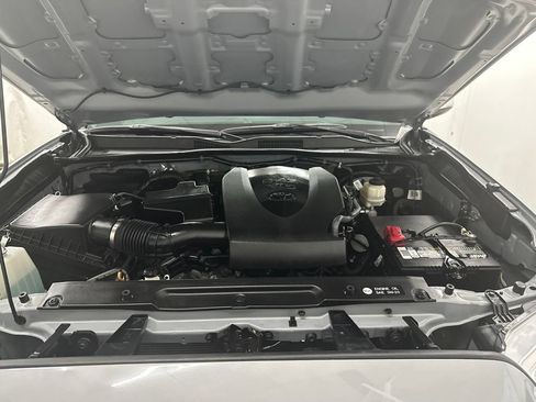 Used 2019 Toyota Tacoma Limited RWD image 13