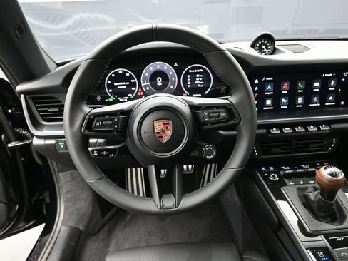 Used 2025 Porsche 911 Carrera T image 18