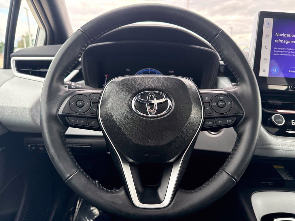 Certified 2025 Toyota Corolla SE w/ SE Premium Package FWD image 12