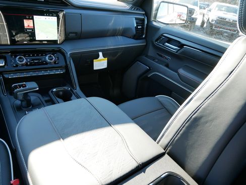 New 2026 GMC Sierra 1500 AT4X w/ LPO, Black Badging Package image 15