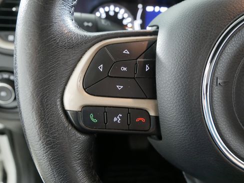 Used 2015 Jeep Renegade Latitude w/ Cold Weather Group II image 27