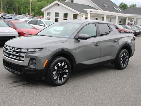 Used 2025 Hyundai Santa Cruz SE FWD image 4