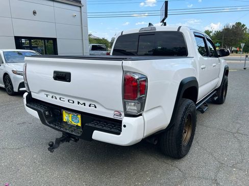 Used 2022 Toyota Tacoma TRD Sport AWD/4WD image 4