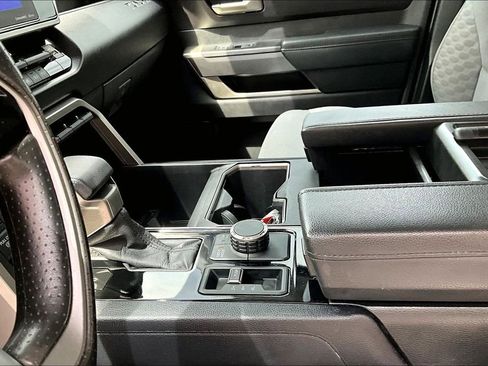 Used 2023 Toyota Tundra SR5 w/ SR5 Convenience Package AWD/4WD image 17
