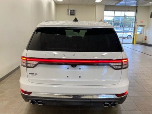 New 2025 Lincoln Aviator AWD image 6