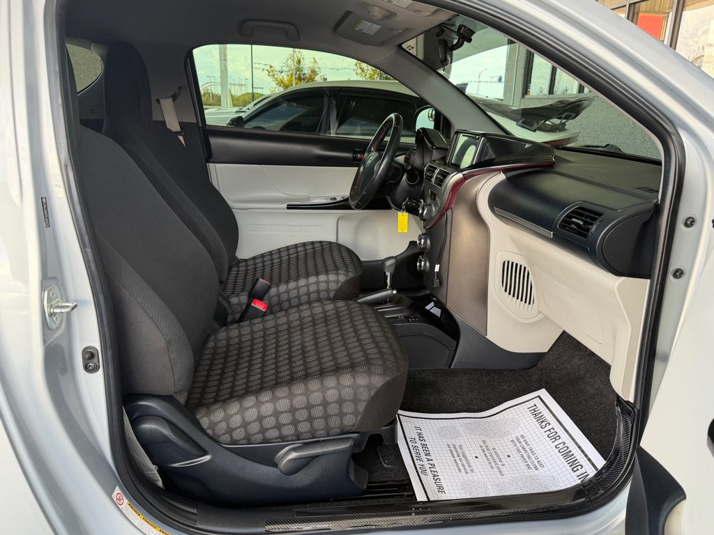 Used 2014 Scion iQ 10 Series FWD image 26