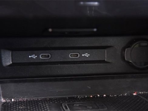 Certified 2024 Volkswagen Tiguan SE image 16