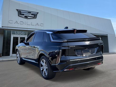 Used 2024 Cadillac Lyriq Tech RWD image 3