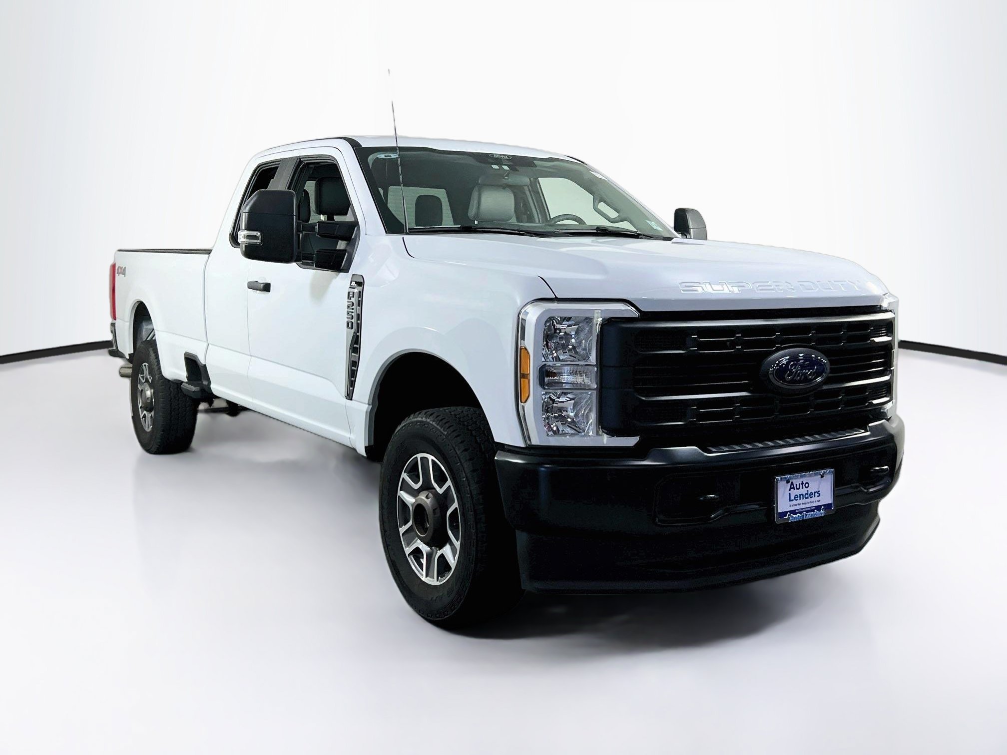 Used 2025 Ford F250 XL w/ F-250 >10K GVWR Package AWD/4WD image 3