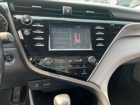 Used 2018 Toyota Camry SE w/ Convenience Package FWD image 15