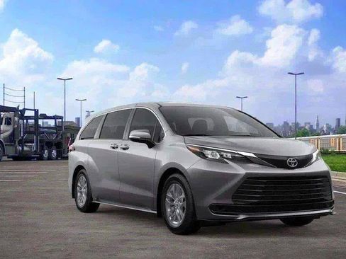 New 2026 Toyota Sienna LE AWD/4WD image 37