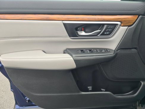Used 2017 Honda CR-V Touring image 34
