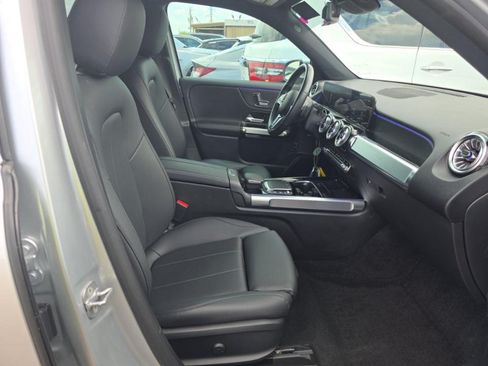 Used 2023 Mercedes-Benz EQB 300 4MATIC w/ Exclusive Package image 7