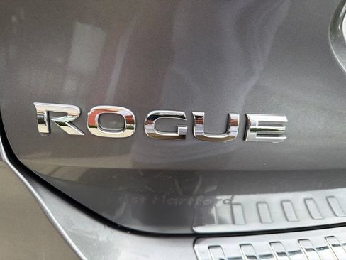Used 2019 Nissan Rogue SV w/ Sun & Sound Touring Package AWD/4WD image 14