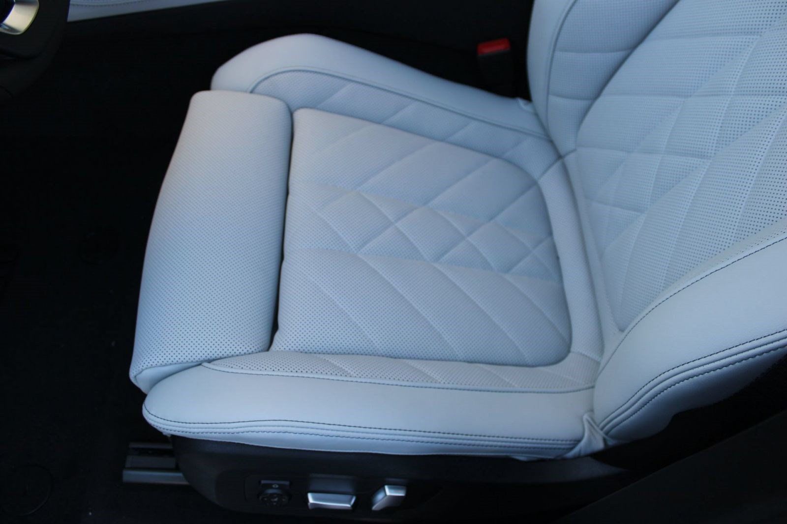 Used 2026 BMW X5 sDrive40i RWD image 14