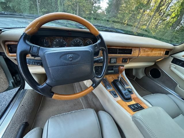 Used 1996 Jaguar XJS 4.0 Convertible RWD image 11