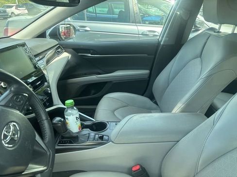 Used 2024 Toyota Camry XSE FWD image 5