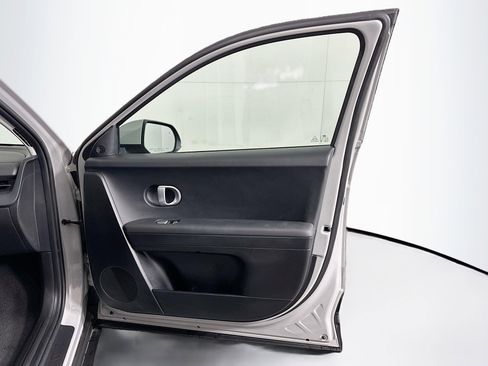 Used 2024 Hyundai Ioniq 5 SE image 31