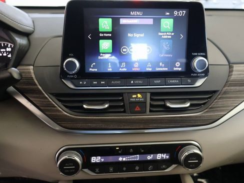 Used 2022 Nissan Altima 2.5 Platinum image 21