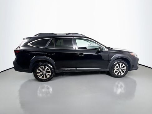 Used 2023 Subaru Outback Premium AWD/4WD image 8