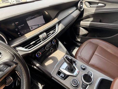 Used 2022 Alfa Romeo Stelvio Ti AWD/4WD image 36