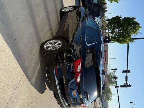 Used 2019 Chevrolet Equinox LT w/ LT True North Edition AWD/4WD image 4