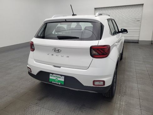 Used 2025 Hyundai Venue SEL image 7