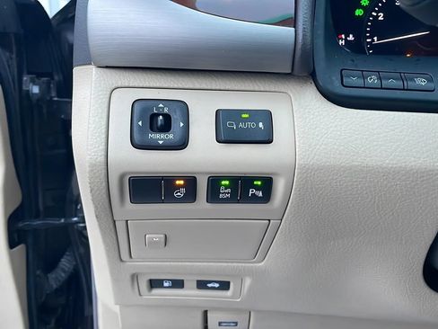 Used 2016 Lexus LS 460 w/ Comfort Package RWD image 13