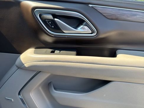 Used 2022 Chevrolet Suburban Z71 w/ Z71 Off-Road Package image 29