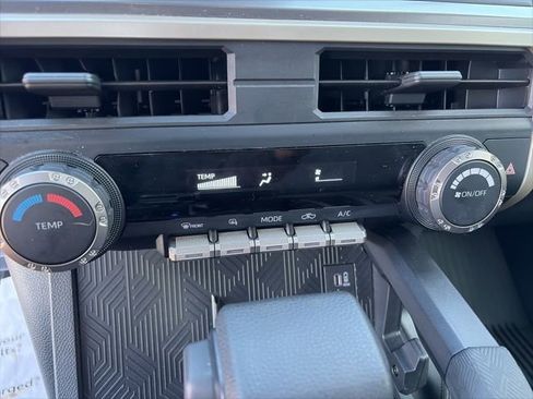 Used 2025 Toyota Tacoma SR5 image 17