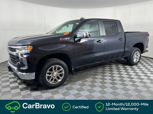 Used 2022 Chevrolet Silverado 1500 LT w/ Z71 Off-Road Package AWD/4WD image 11