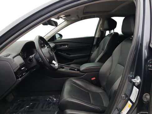Used 2023 Honda Accord Touring image 9