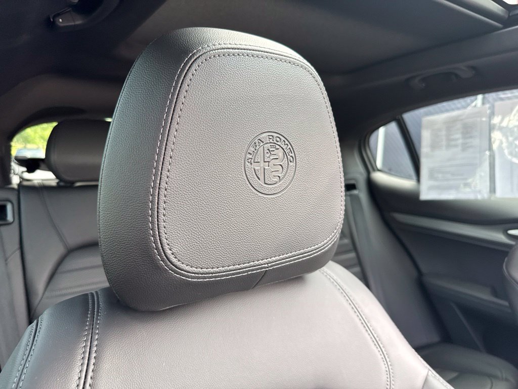 Used 2023 Alfa Romeo Stelvio Veloce AWD/4WD image 71
