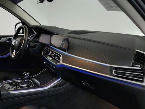 Used 2022 BMW X7 xDrive40i w/ Parking Assistance Package image 12