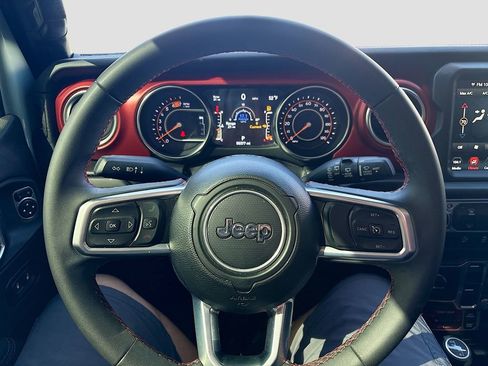 Used 2023 Jeep Wrangler Unlimited Rubicon image 11