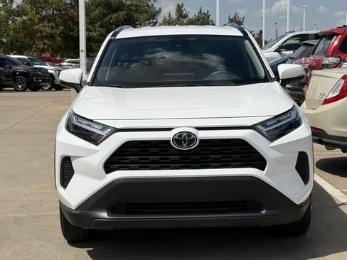 Used 2025 Toyota RAV4 XLE FWD image 8
