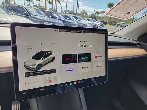 Used 2021 Tesla Model Y Performance image 32