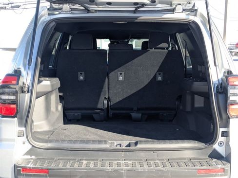 Used 2025 Toyota 4Runner SR5 image 31