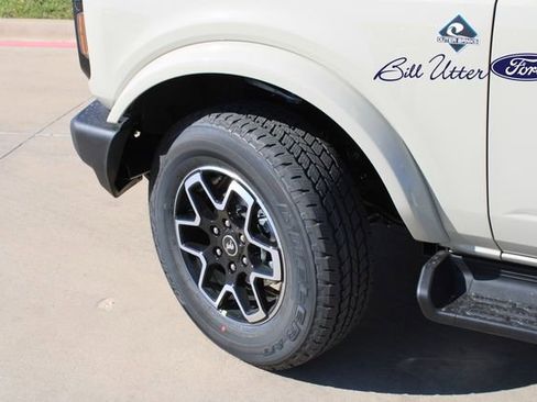 New 2025 Ford Bronco Outer Banks image 5