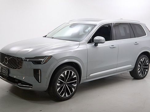 Used 2025 Volvo XC90 B6 Plus image 6