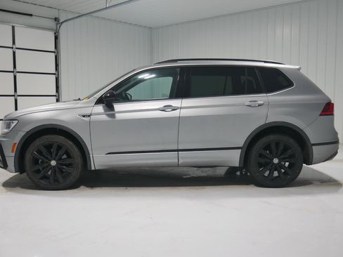 Used 2021 Volkswagen Tiguan SE R-Line image 8