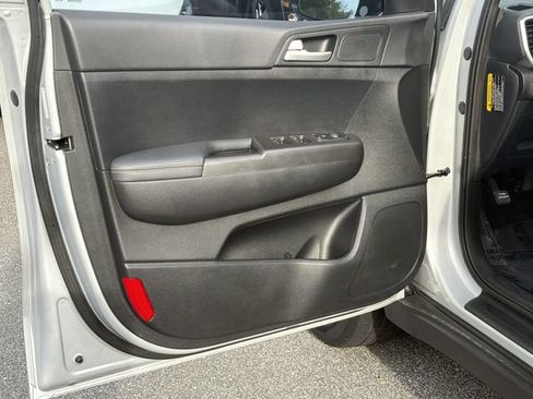 Used 2021 Kia Sportage LX FWD image 12