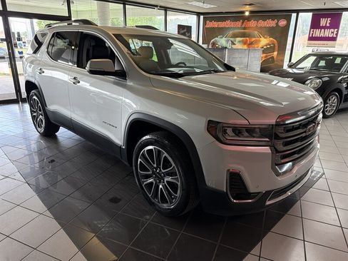 Used 2020 GMC Acadia SLT AWD/4WD image 4