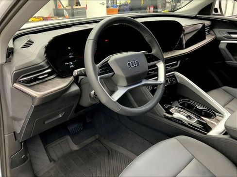 New 2025 Audi Q5 Premium image 4