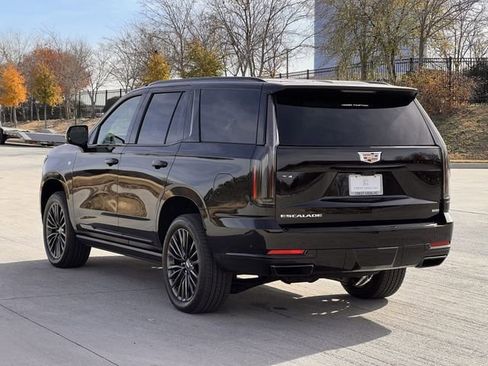 Certified 2026 Cadillac Escalade Platinum Sport image 8