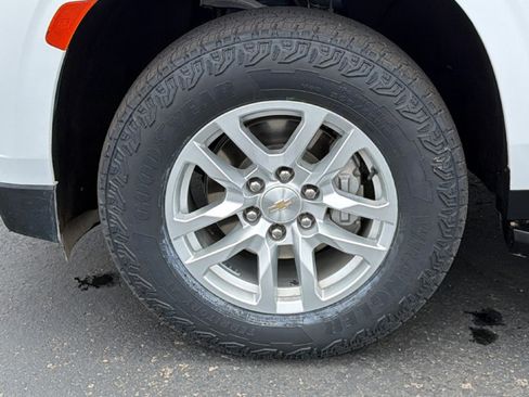 Used 2024 Chevrolet Tahoe LT AWD/4WD image 9
