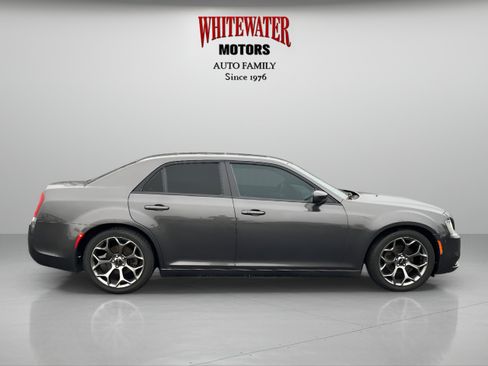 Used 2016 Chrysler 300 S image 6