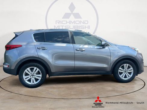 Used 2018 Kia Sportage LX FWD image 2