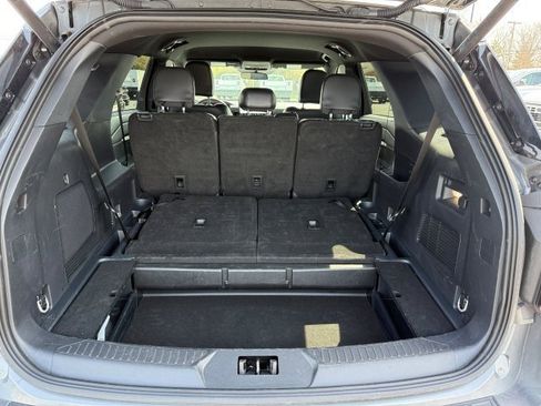 Used 2025 Ford Explorer ST-Line w/ ST-Line Street Pack AWD/4WD image 19